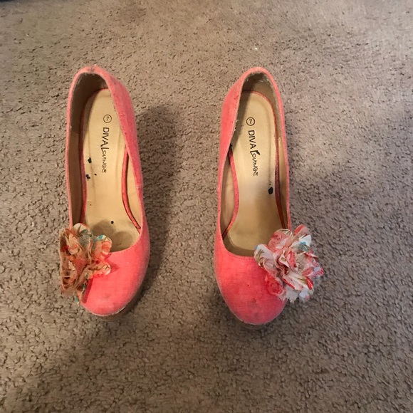 Shoes - Picture 2 of 3